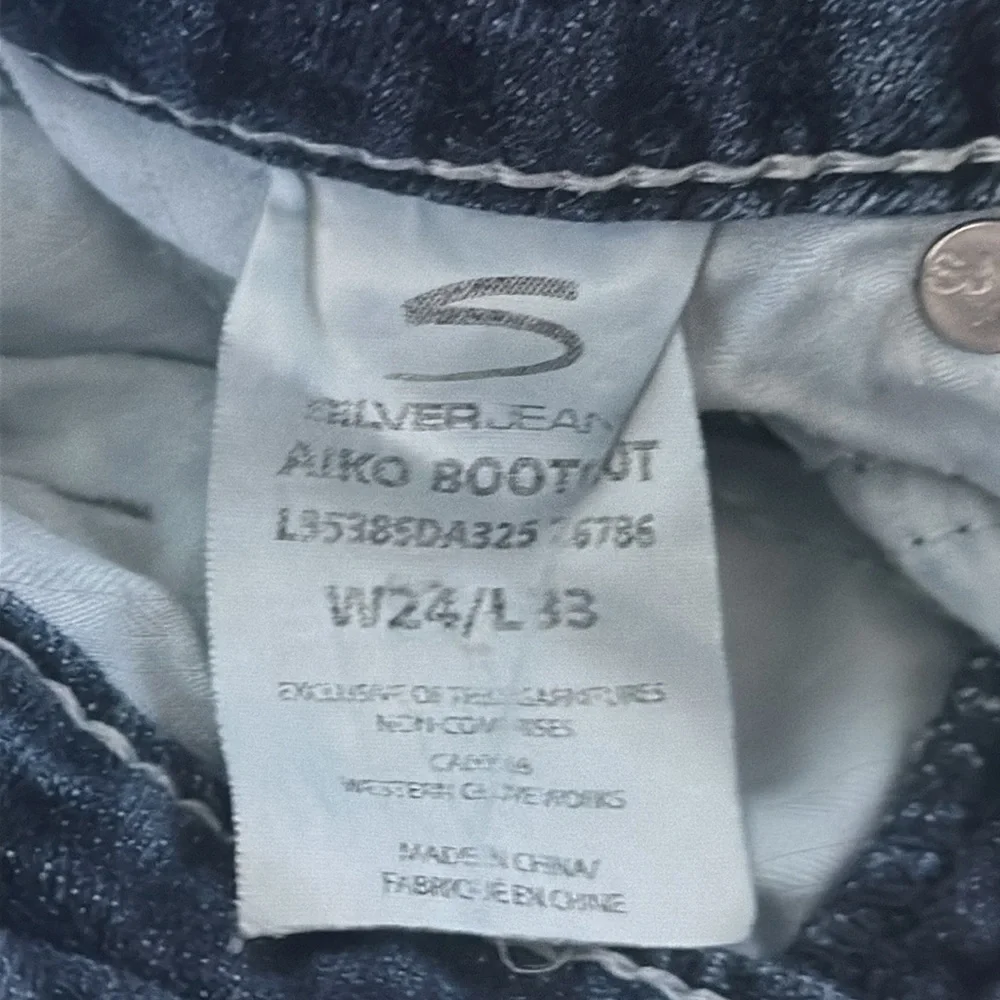 Silver Jeans size 24 Aiko Bootcut blue denim Bikercore jeans